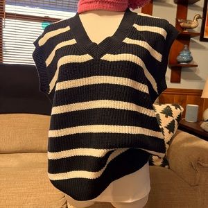 Marled Size Large Sweater Vest Black and White stripe
